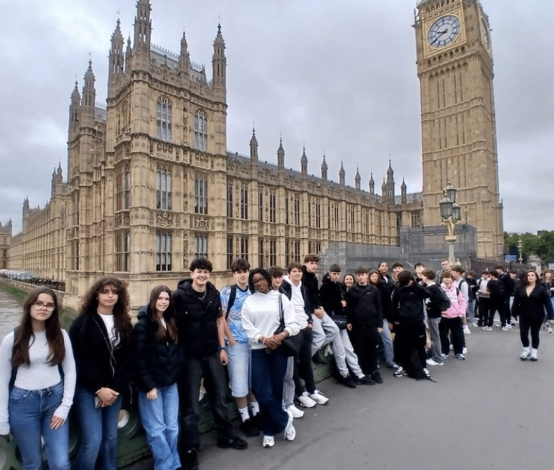 Deux semaines d’immersion culturelle et linguistique en Angleterre pour nos élèves