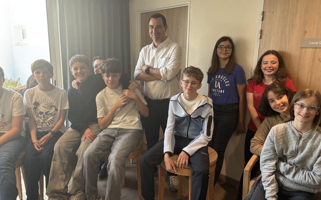 Les élèves de la classe Défense à la rencontre d’un peintre officiel de la Marine